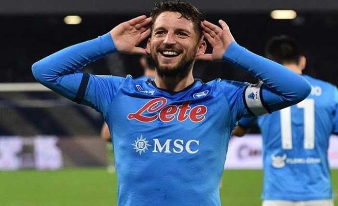 Mertens Galatasarayda! Bu transferi nasıl buldunuz?