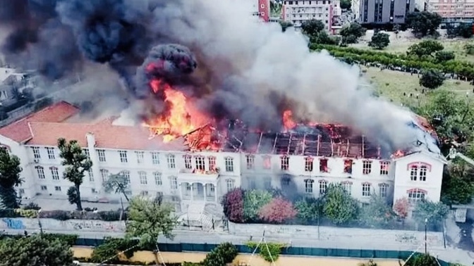 İstanbul Balıklı Rum Hastanesinde çıkan yangın kontrol altına alındı. Yangın söndürme faaliyetlerini nasıl buldunuz?