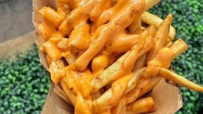 Cheddar sosu patates kızartmasına yakışır mı?