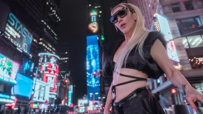 Hande Yener'in yeni şarkısı İyi Ya için beklenti büyüktü. Sizce beklenildiği kadar var mıymış?