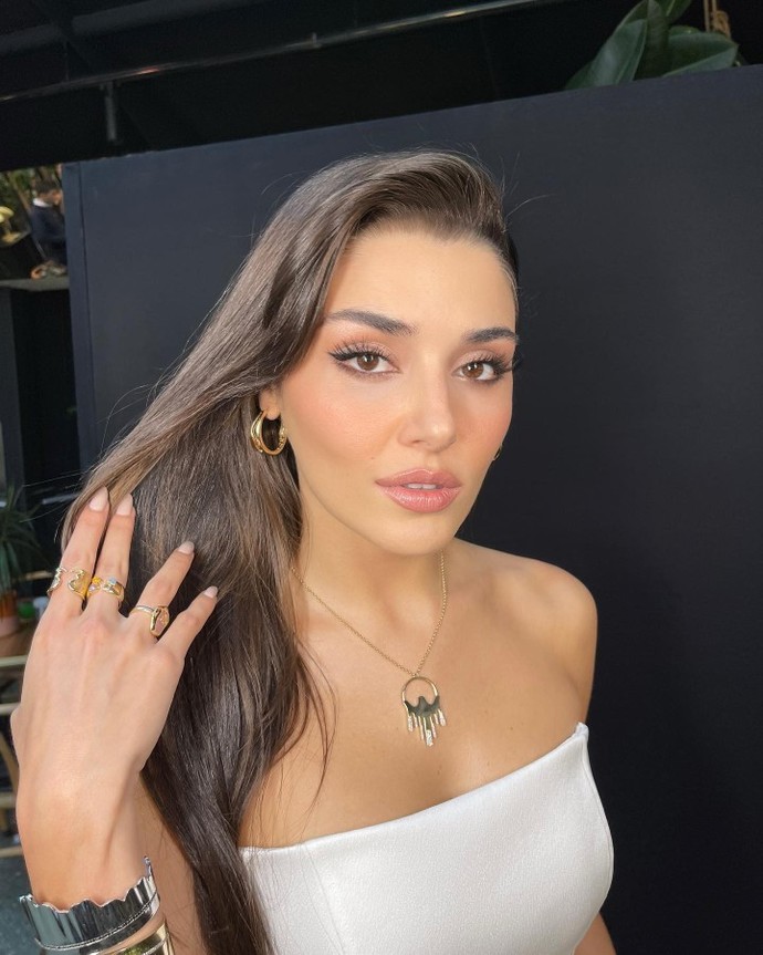 Hande Erçel fazla mı abartılıyor?
