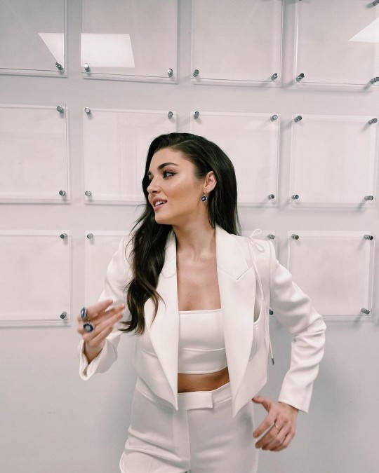 Hande Erçel fazla mı abartılıyor?