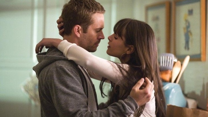 Flörtle hızlıca sevgili olmak normal mi?
