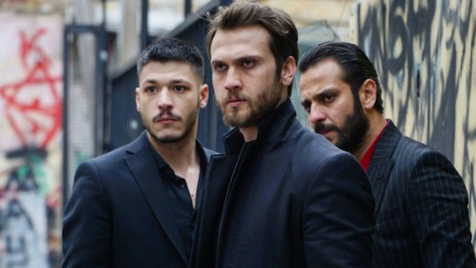 Sizce silahlı mafya ve kabadayı dizileri gençleri şiddete itiyor mu?