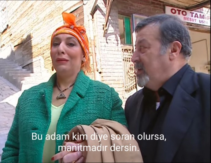 Hiç sevmediğiniz biriyle mecbur kalıp sevgili rolü yaptiniz mi?