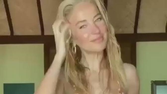 Burcu Esmersoy çok güzel değil mi?