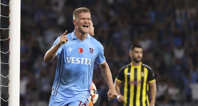 Istanbulspor 0 - Trabzonspor 2... Ve şampiyon lige 3 puanla başladı! Maçı nasıl buldunuz?
