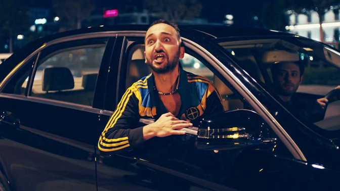 Arabaya mı bakarsın, sahibine mi?