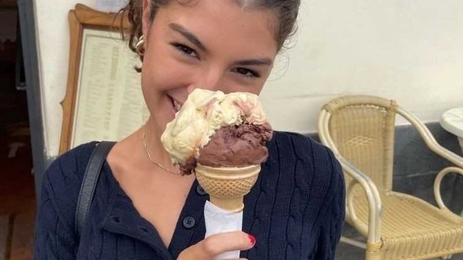 Tanımadığımız birine iltifat etmek yanlış mıdır?