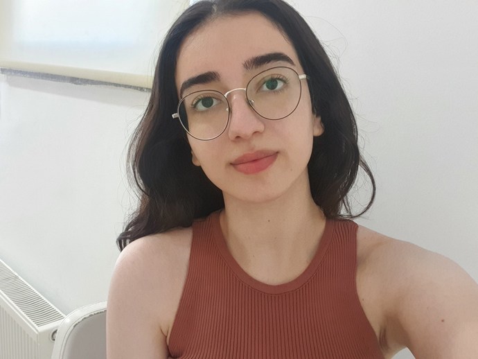 Arkadaşlar nasıl daha güzel gözükebilirim, kaç yaşında gösteriyorum?