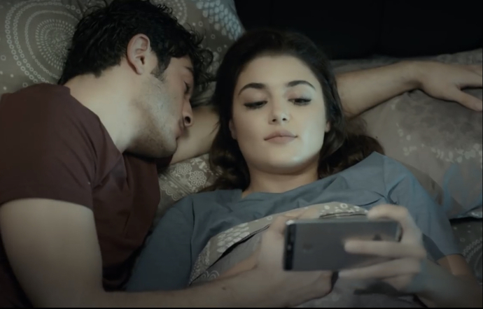Cinsel ilişki sırasında çekilen videonun kopyasını isteyen partnere tepkiniz ne olur?