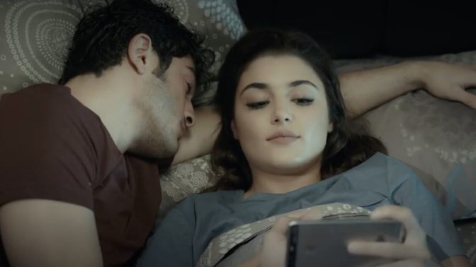 Cinsel ilişki sırasında çekilen videonun kopyasını isteyen partnere tepkiniz ne olur?