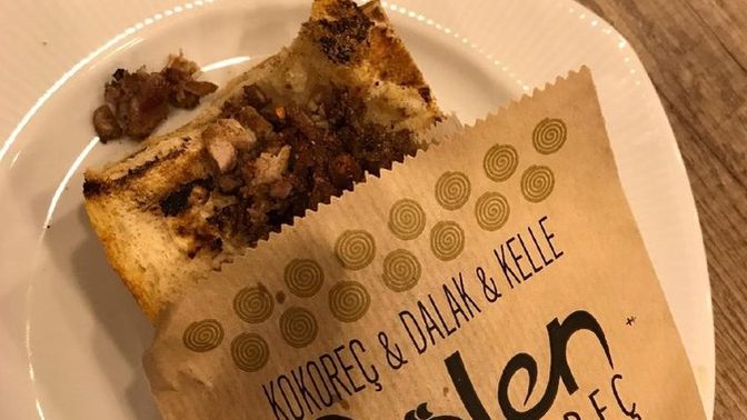 Kokoreç istiyorum var mı başka isteyen?