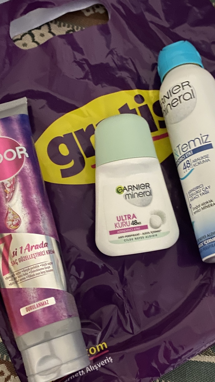 Sevgiliniz için Gratis'e gidip, onun istediği makyaj malzemelerini alır mısınız?