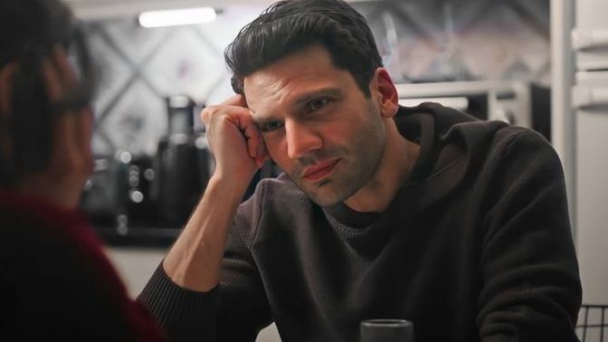 Her önüne gelen kızı takip ediyor diyen kızlar neden her gönüne gelen erkeği takip ederler?