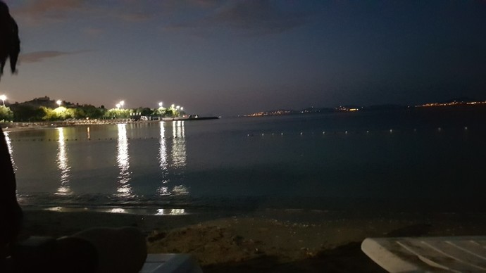 Şu sıcakta hasta olucam diye korkuyorum uyku yok, iştah yokkk siz de durumlar nasıl?