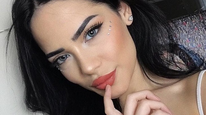 Kaş ektirmek doğal bir durum haline mi geldi?