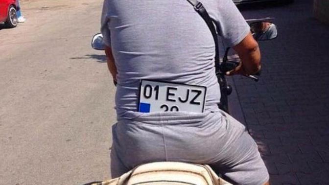 Sizce yolda giderken bu araca ceza yazılır mı?
