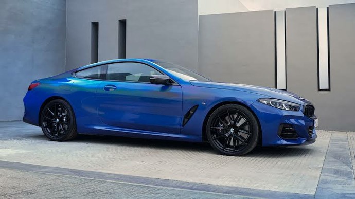 Seçim şansınız olsa Audi A8 mi, BMW 7 Serisi mi seçersiniz?