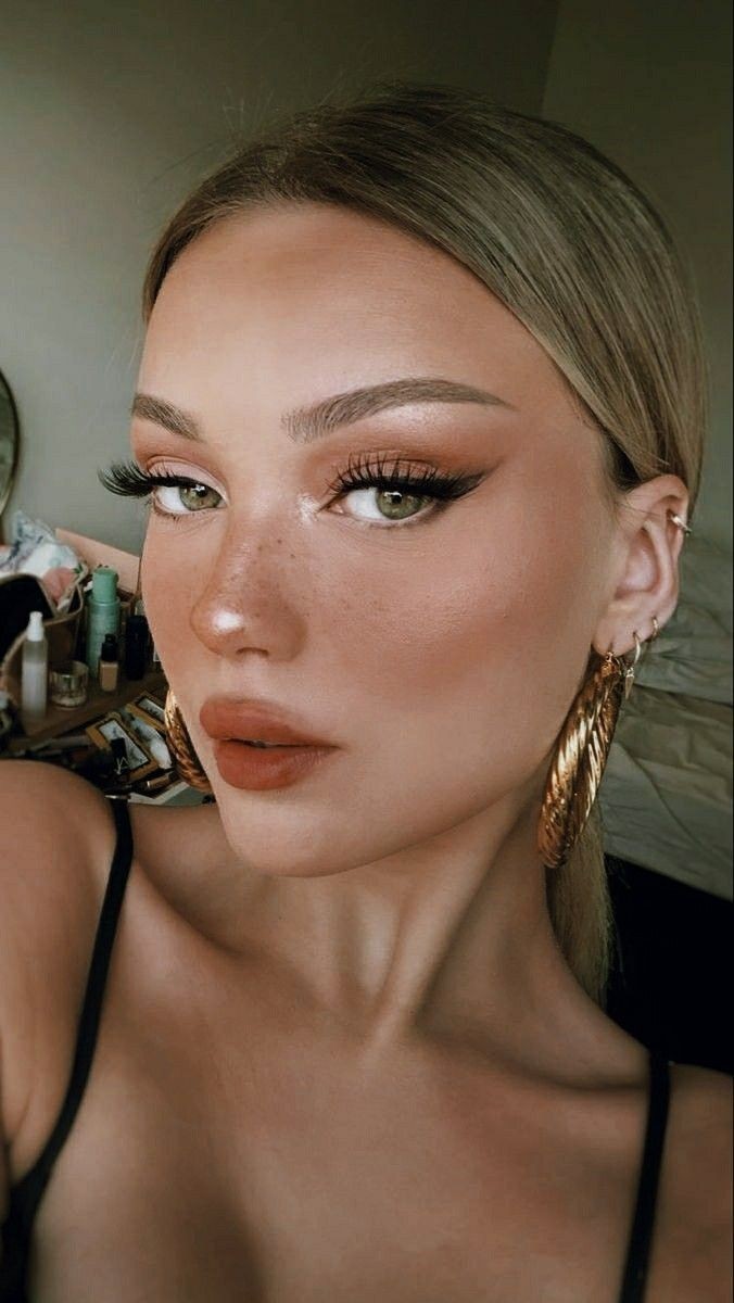 Kusursuz eyeliner çekebilmek yetenek işi midir?