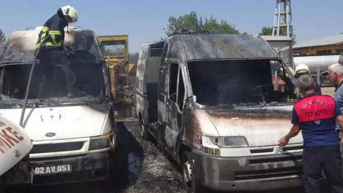 Adıyaman'da çocuklar ambulans yaktı! Çocukken böyle şeyler yapan arkadaşlarınız oldu mu?