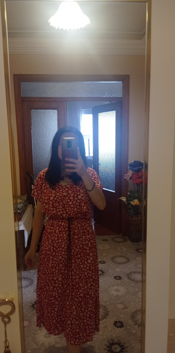 Kızlar, bu sizce elbise güzel mi?