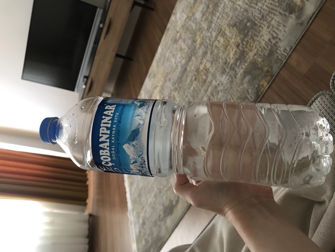 Gün içinde su içerken kullandığınız bir su şişeniz var mı?