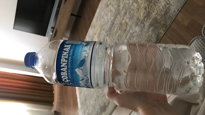 Gün içinde su içerken kullandığınız bir su şişeniz var mı?