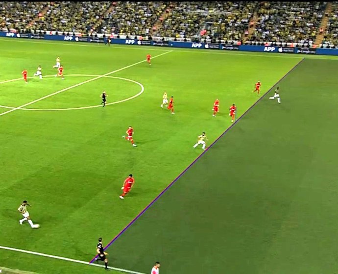 Aynı pozisyonda Fenere gol verdiler, Ümraniyeye ofsayt. Nasıl oluyor bu?