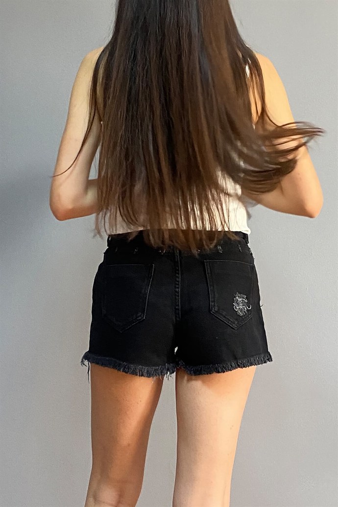 Evet bu senenin modası kot şort giyiyorsunuz ama bacak temizliğine neden önem vermiyonuz?