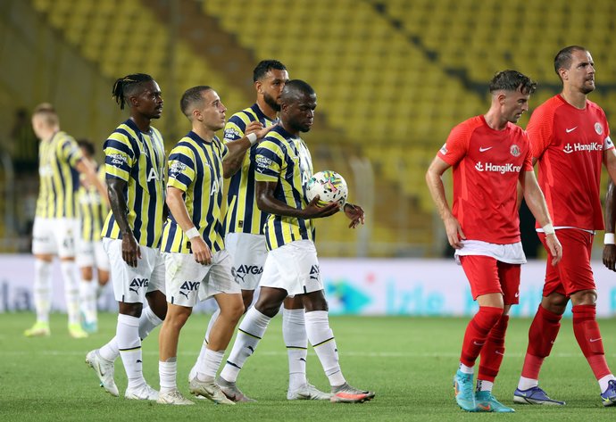 Fenerbahçeye Ümraniye spor çelmesi! Fenerbahçenin ilk maçında puan kaybetmesi takımın henüz hazır olmadığına mı işarettir?