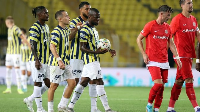 Fenerbahçeye Ümraniye spor çelmesi! Fenerbahçe'nin ilk maçında puan kaybetmesi takımın henüz hazır olmadığına mı işarettir?
