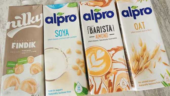 Kayınpederimden soya sütü istedim diye "şımarık gelin" damgası yedim. İnek sütü içmek zorunda mıyım ben?