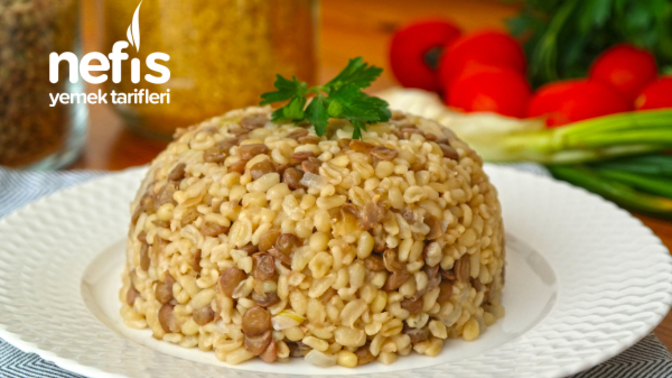 Mercimekli bulgur pilavını ekmekle mi yiyorsunuz?