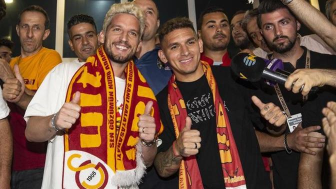 Lucas Torreira ve Dries Mertens, Galatasaray ile resmi sözleşme imzaladı. Bu transferleri nasıl buldunuz?