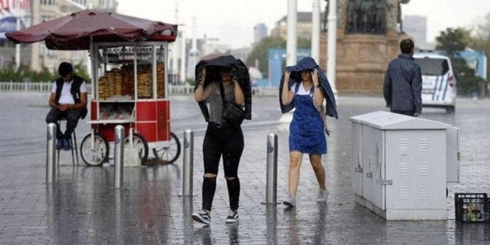 AKOM’dan İstanbul için sağanak yağış uyarısı. Şemsiyeler hazır mı?
