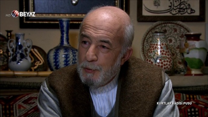 Kurtlar vadisi dizisinde Ömer baba sahnelerini pas geçiyorum, var mı benim gibi?