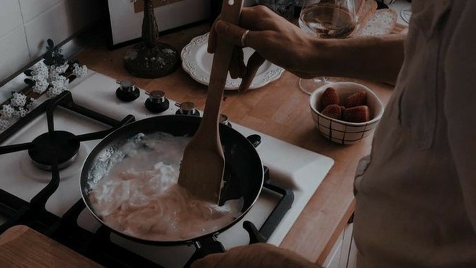 Daha öncesinde yapılmamış, yeni bir yemek türetmişliğiniz var mı?