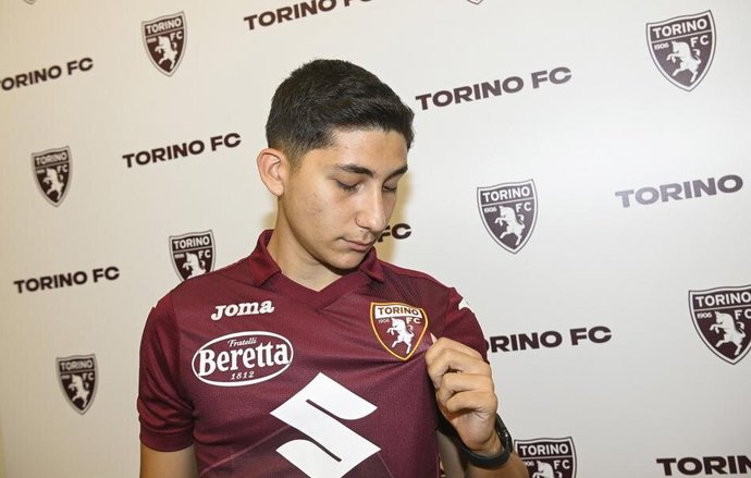 Emirhan İlkhan, Torino formasını giydi! Sizce Serie Ada başarılı olabilir mi?