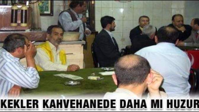 Kahveye giden erkeklerden nefret ediyorum Haksızmıyım?