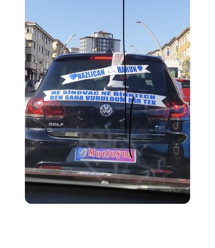 Evlenirken arabanın arkasına ne yazdırırdınız?