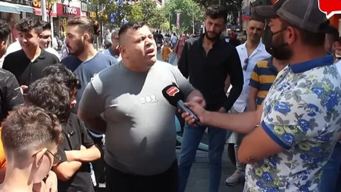 Turistler kebap yiyor, bizimkiler yarım su, simit. Bu zamlardan sonra dışarıda yemek yiyebiliyor musun?