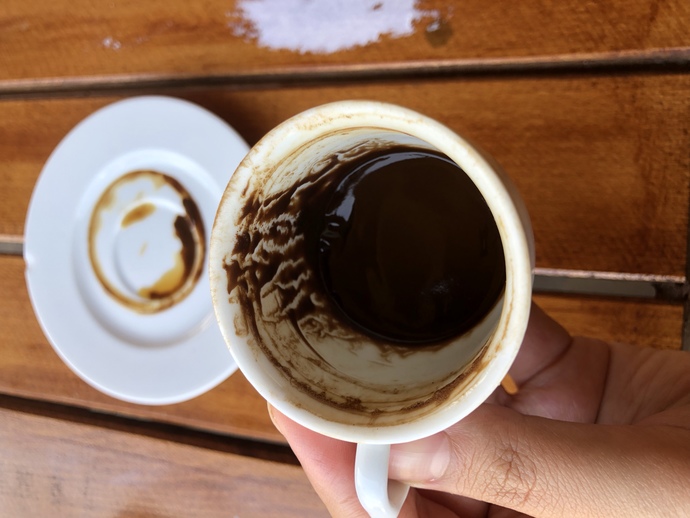Kahve falı bakabilen var mı?