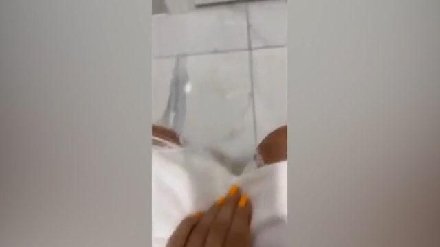 Paylaşımı kısa sürede sosyal medyada yayılan Parlak, dakikalar içinde videoyu sildi.