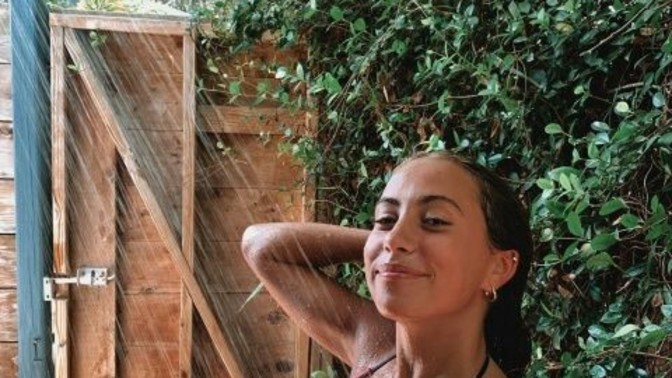 Duş almadan evden çıkar mısınız?