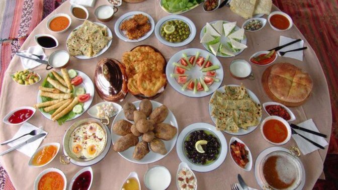 Yer sofrasını mı, masa sofrasını mı tercih edersiniz?