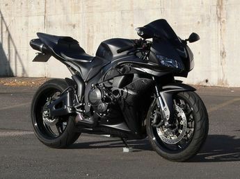 Yardıma ihtiyacım var. Sizce 600 cc sınıfından hangi marka motoru tercih etmeliyim ?