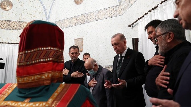 Erdoğan, 15 yıl sonra cemevini ziyaret etti ne düşünüyorsunuz?