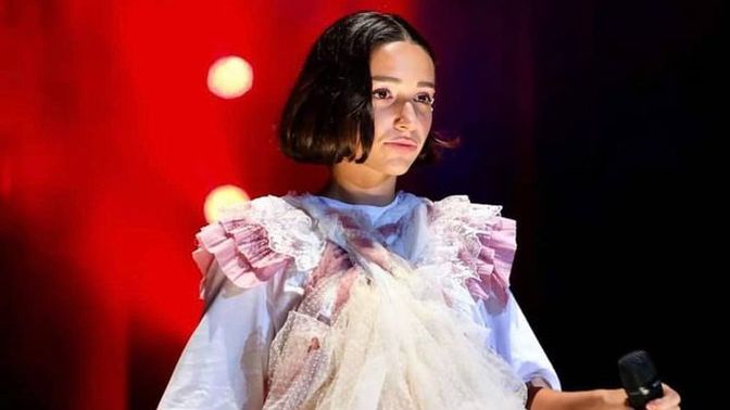 Zeynep Bastık'ın konser stili nasıl?