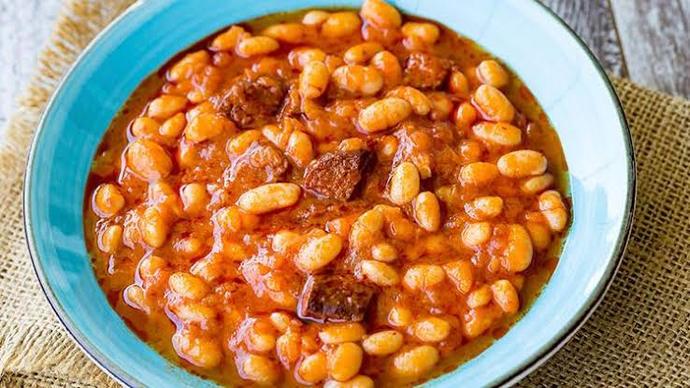 Getirin Ekmekleri😛Kuru fasulyeniz nasıl olsun? Etli mi-Pastırmalı mı-Sucuklu mu?